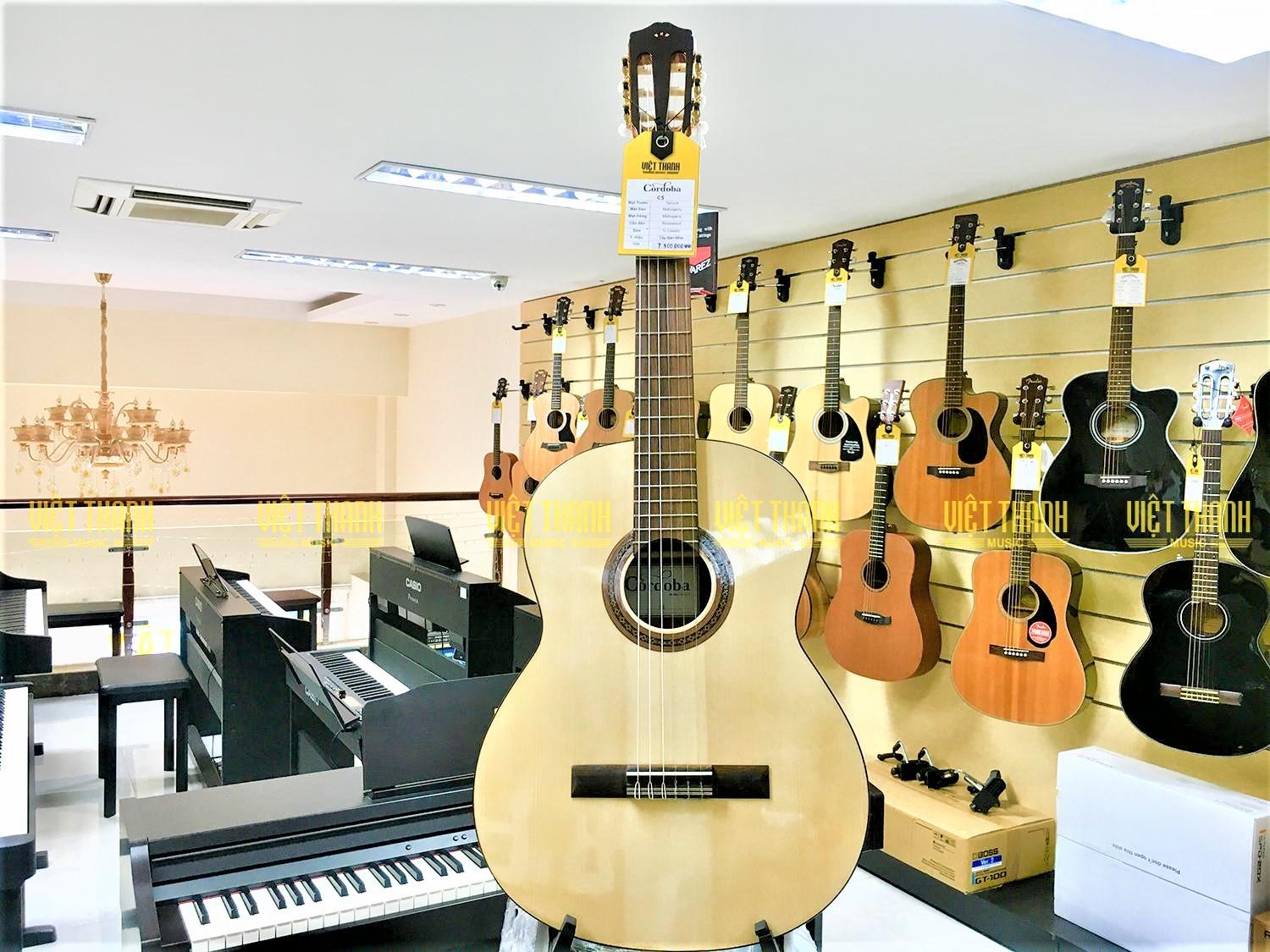 ÄÃ n guitar Classic Cordoba C5SP