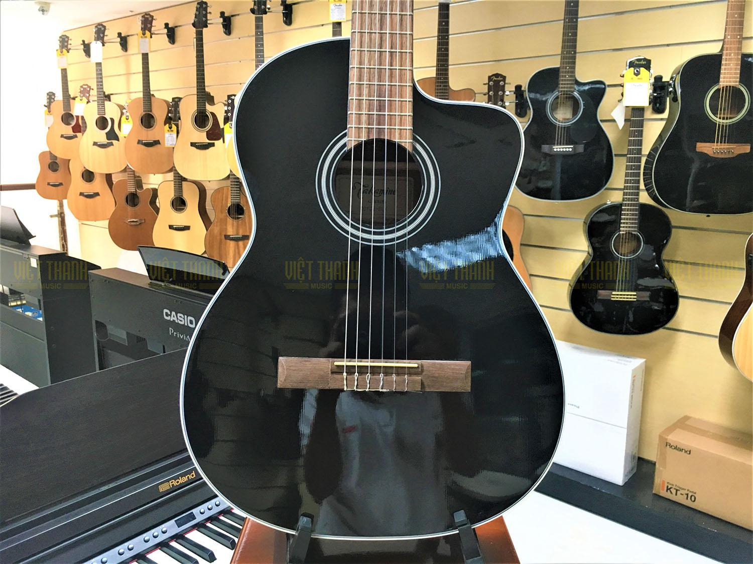 Đàn guitar Takamine GC1CE BLK thiết kế dáng khuyết