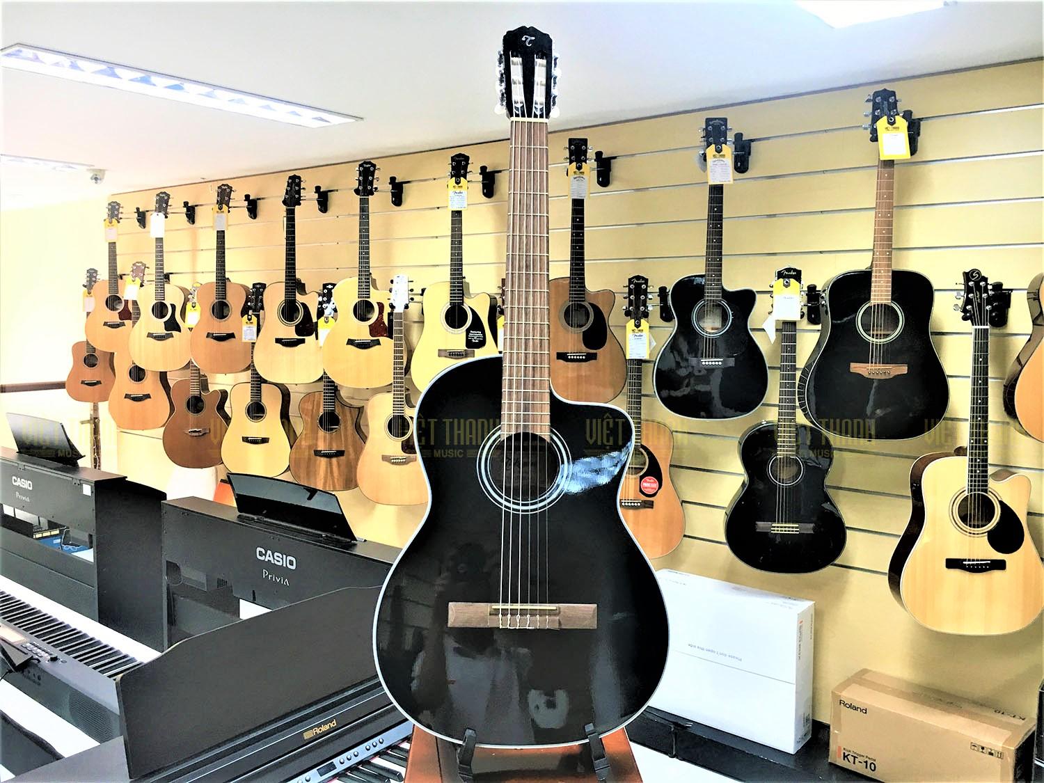 Đàn guitar Takamine GC1CE BLK