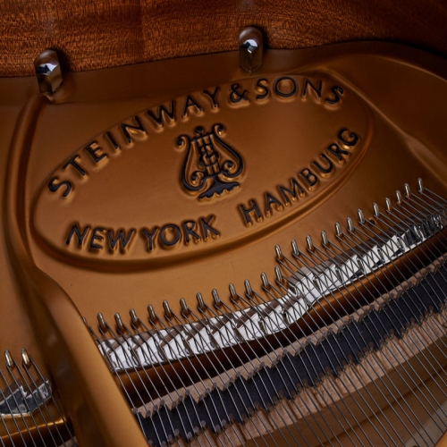 Steinway & Sons M-170