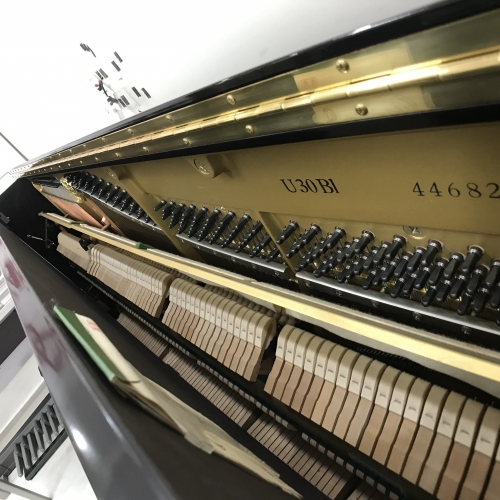 Yamaha U30BL