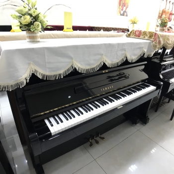 Yamaha U1F