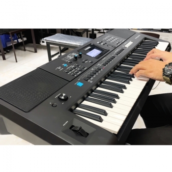 Yamaha PSR-E473